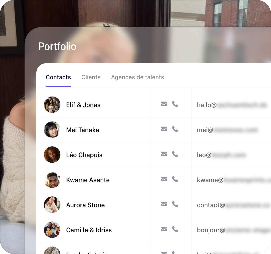 Portfolio Stellar avec les contacts des créateurs, leurs canaux et leurs adresses e-mail dans une seule liste.